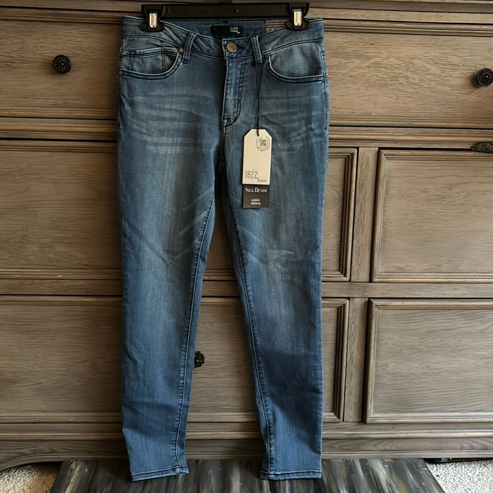 1822 Skinny Ankle Denim